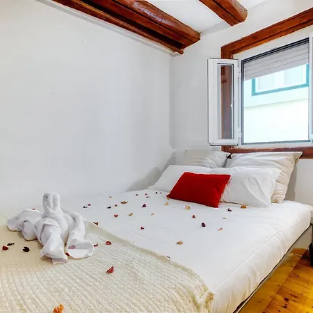 Apartment Cozy In The Heart Of Lisbon